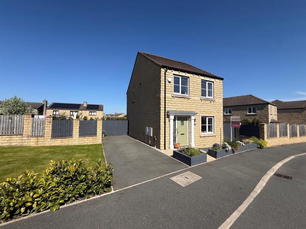 Main image of property: Sandhill Fold, Idle, Bradford