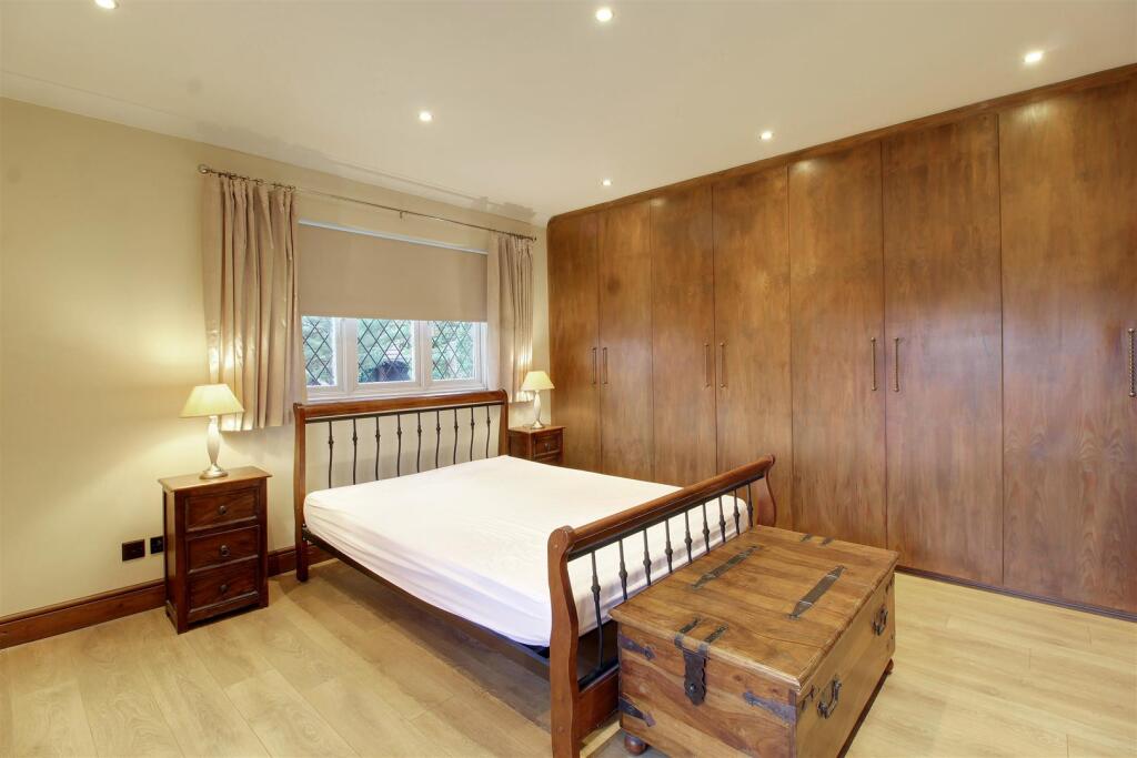 Mymms Drive, Brookmans Park photo 5