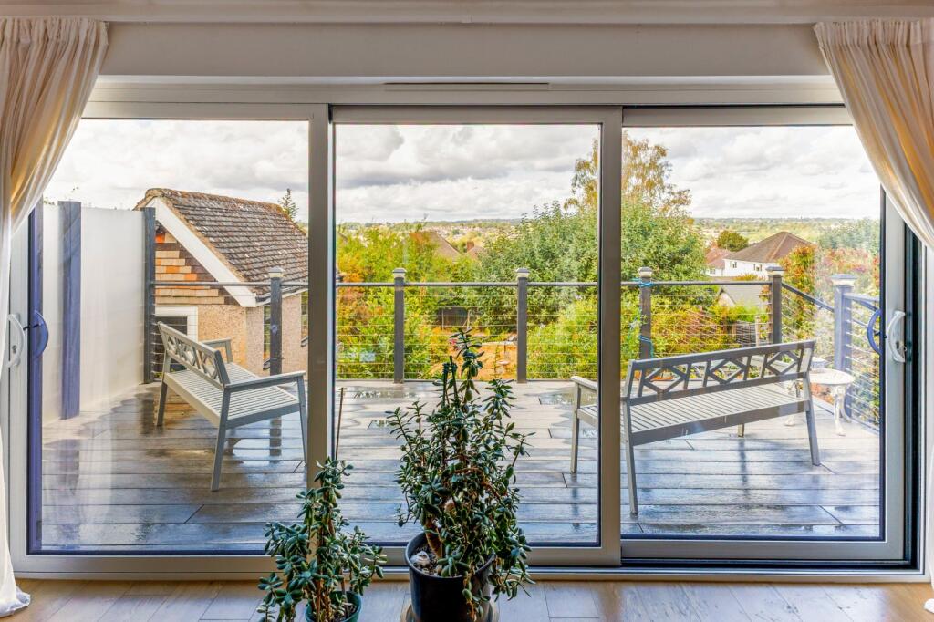 House in Waverley, Farnham - View 4