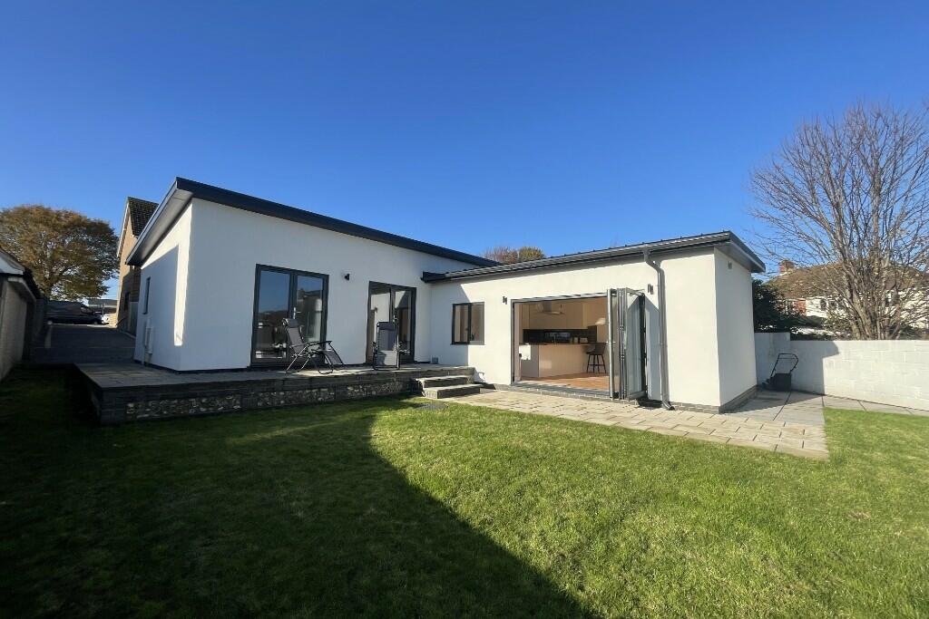 3-bed detached on Mile Oak Road, BN41, £550,000