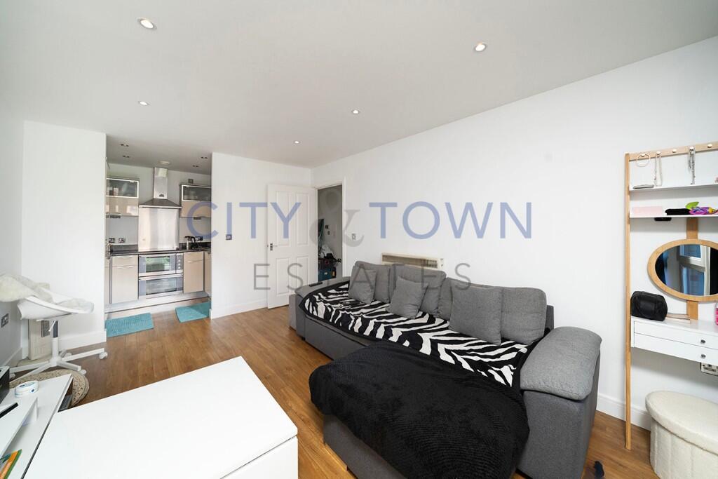 Harry Zeital Way, London, E5 photo 2