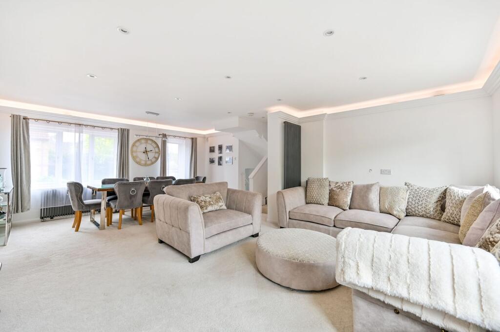 House in Slough - View 5