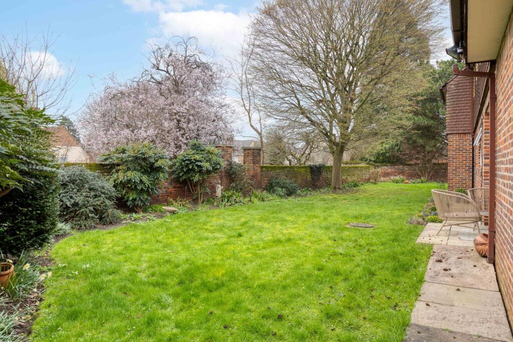 Riddell Gardens, Baldock, SG7 photo 4