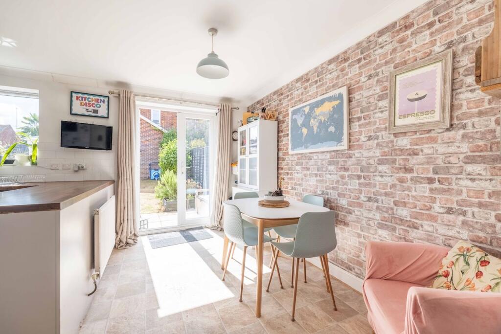 House in Hemel Hempstead, Chepping Wycombe - More