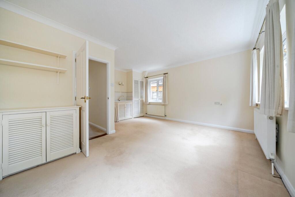 House in Guildford - View 5