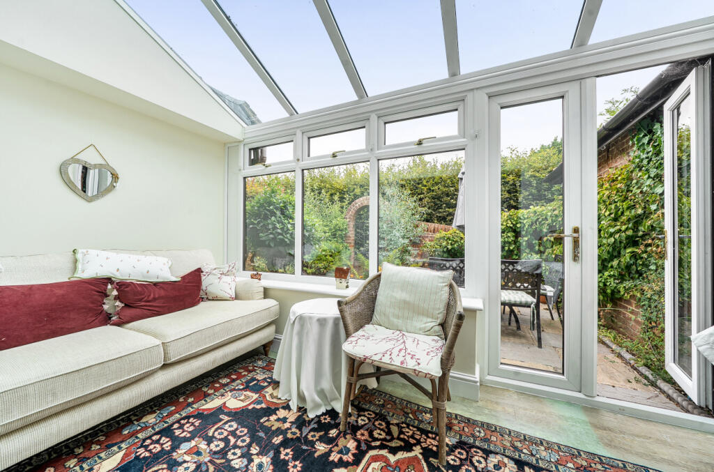 House in East Hampshire, Alton - View 5