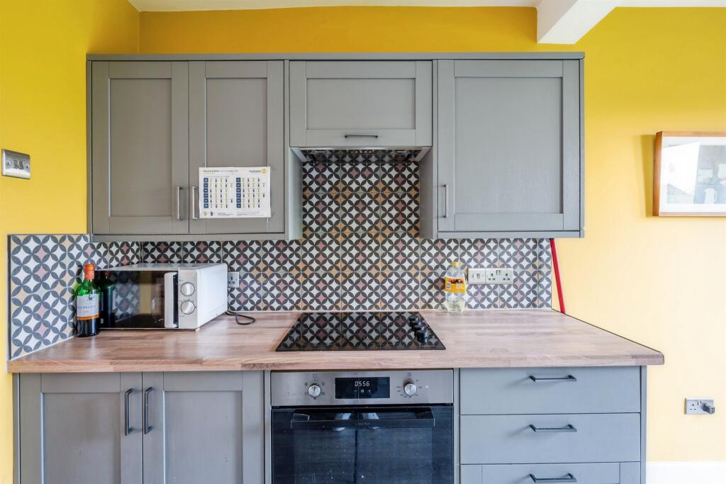 Green Street, Eastbourne - View 6