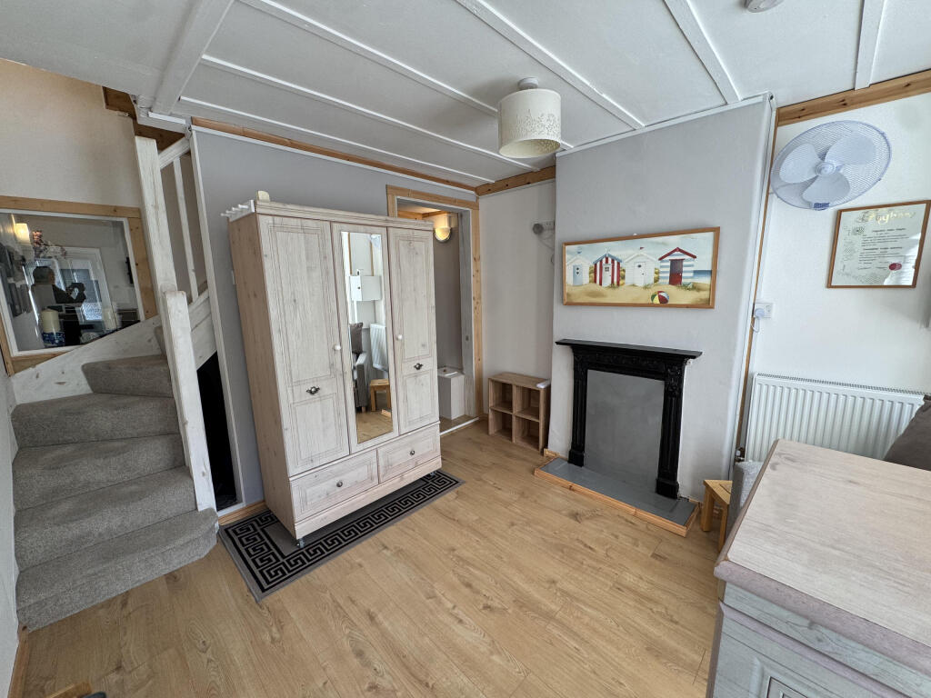 Kings Road, East Cowes, Isle Of Wight photo 3
