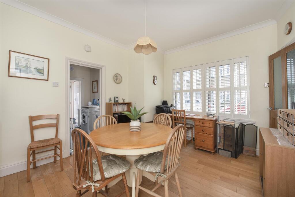 House in Twickenham - View 3