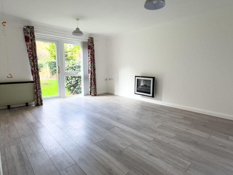 St Nicholas Court, Middleton on Sea photo 3