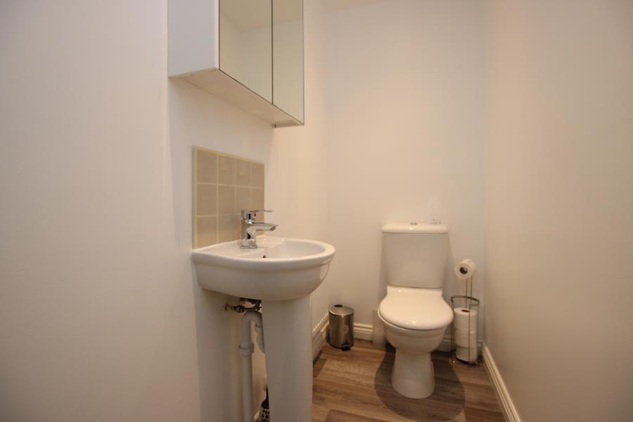 5 bedroom terraced house for rent