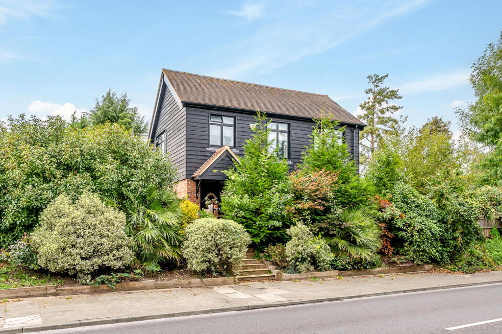 Main image of property: Alma Barn Mews, Chelsfield Lane BR6