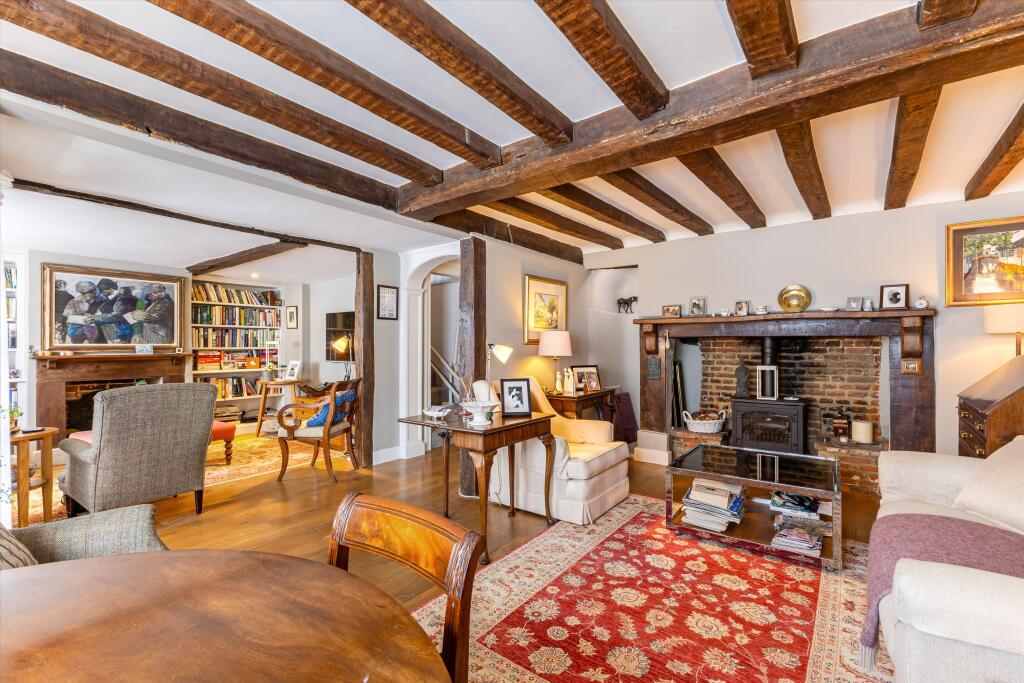 House in Hart, Odiham - More
