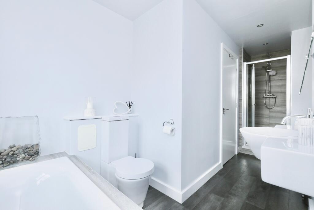 Stockwell Avenue, Sheffield, S26 - More