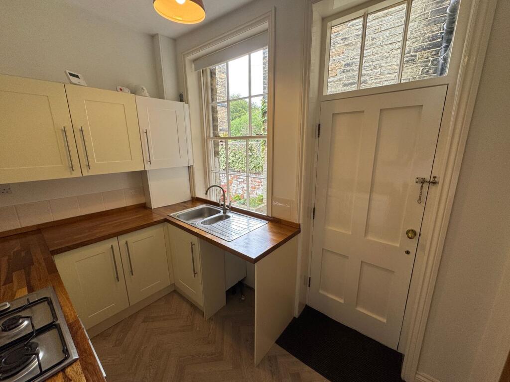 William Henry Street, Saltaire, BD18 photo 5