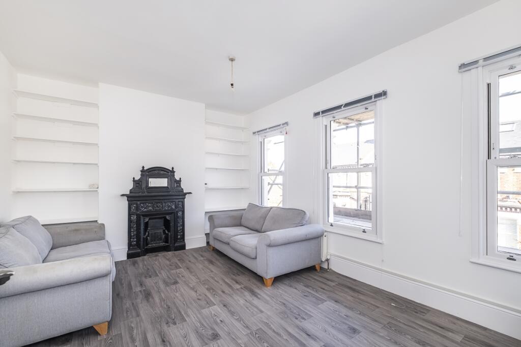 Apartment in London - More