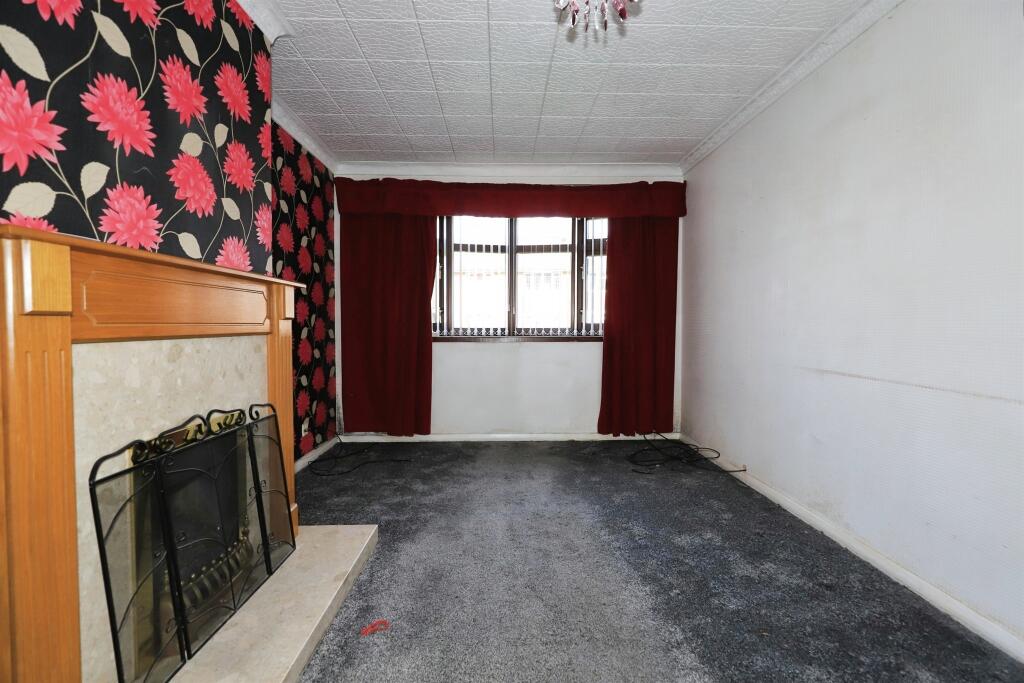 Apartment in Wolverhampton, West Midlands - More