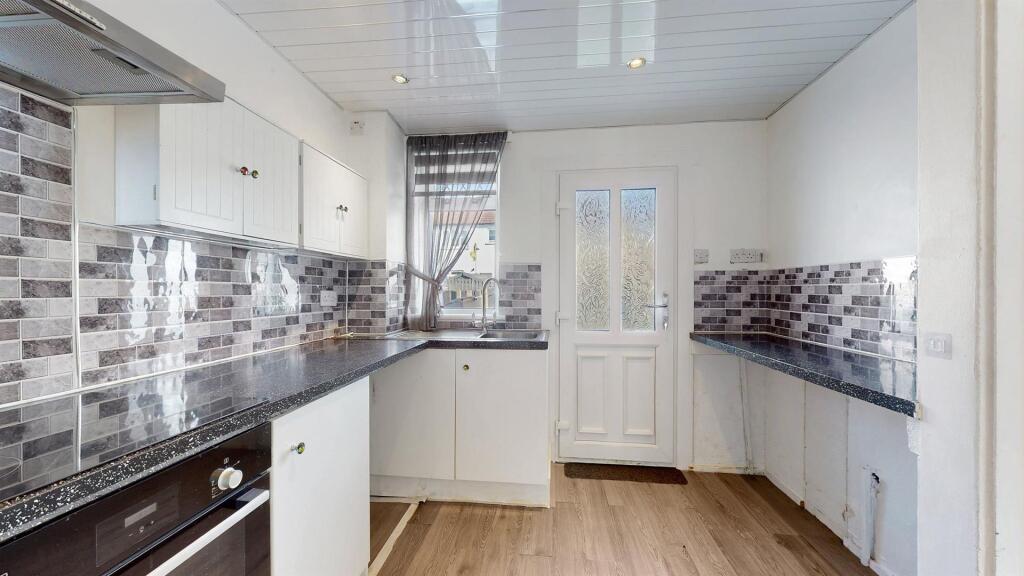 House in Glasgow, Yoker - More