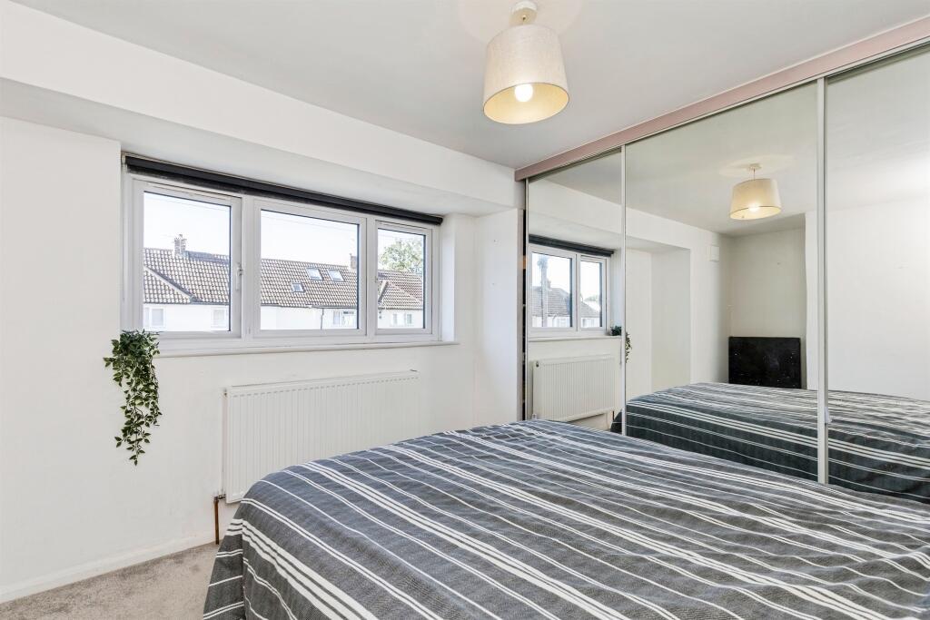 House in Redhill - View 5
