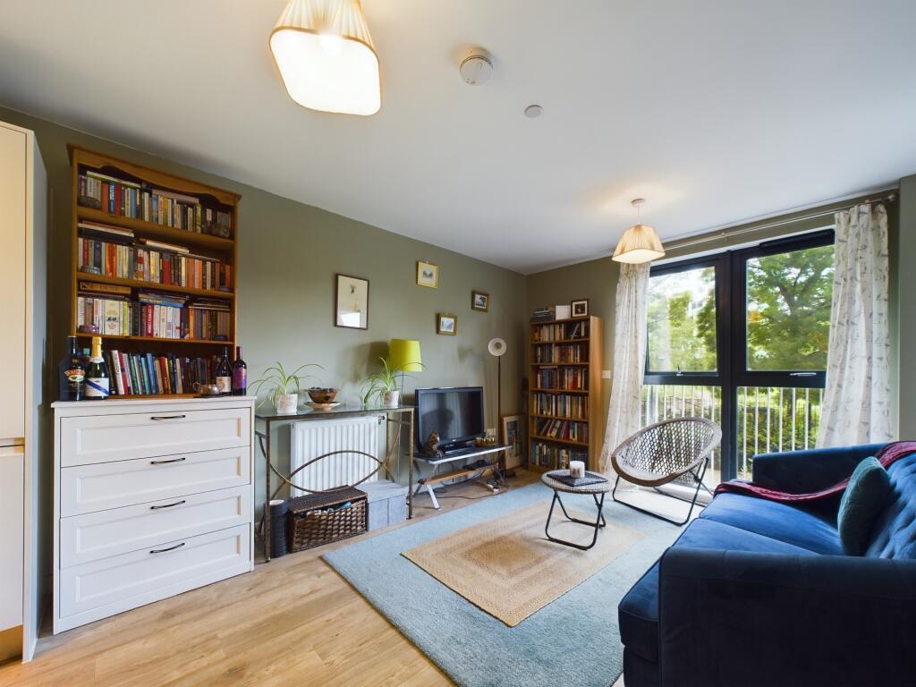 Apartment in London - View 3