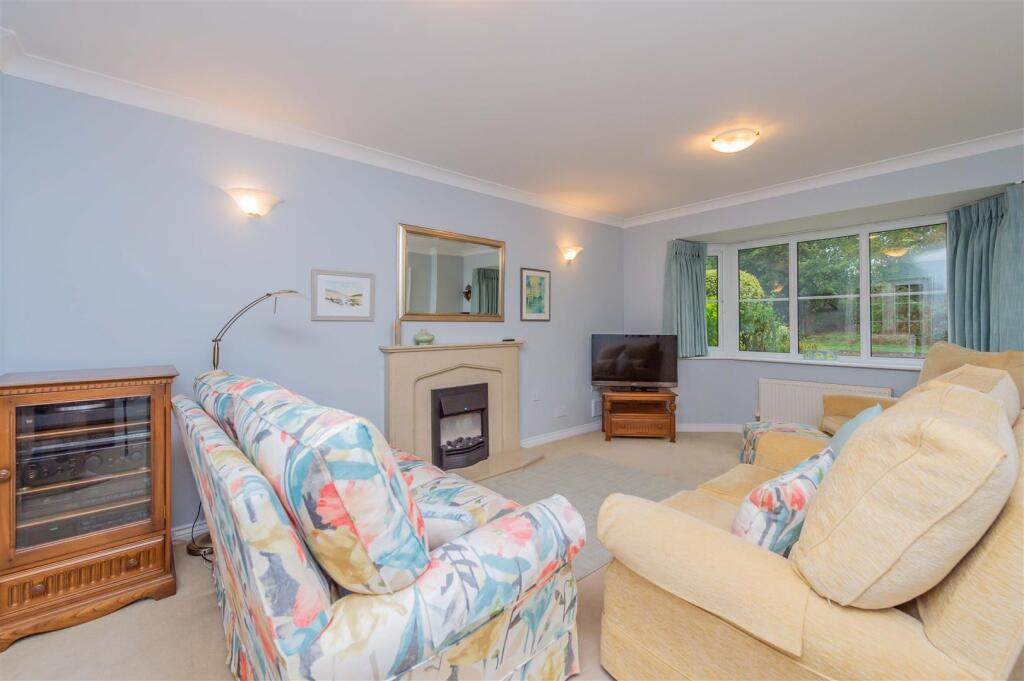 22, Grangefields, Shrewsbury photo 2