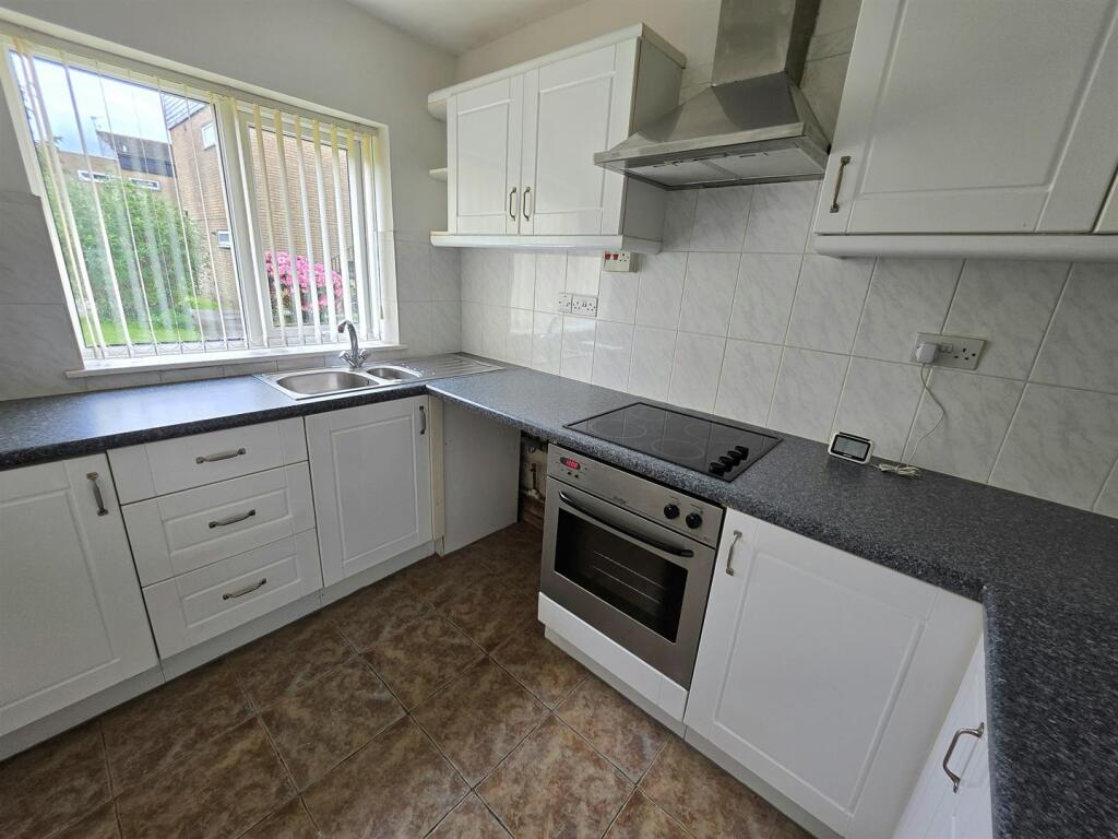 Petersfield Drive, Baguley photo 4