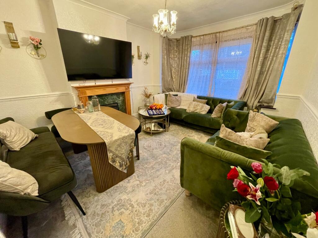 Exton Avenue, Luton, Bedfordshire, LU2 0LH photo 4