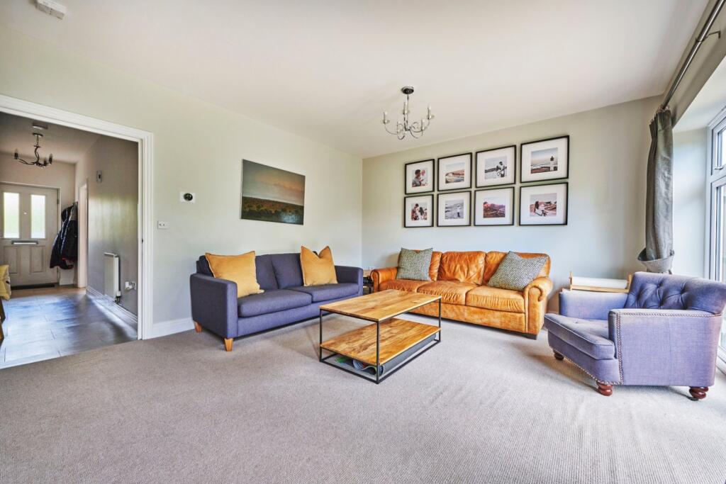 Mortimer Crescent, Kings Park, St. Albans, Hertfordshire, AL3 - View 5