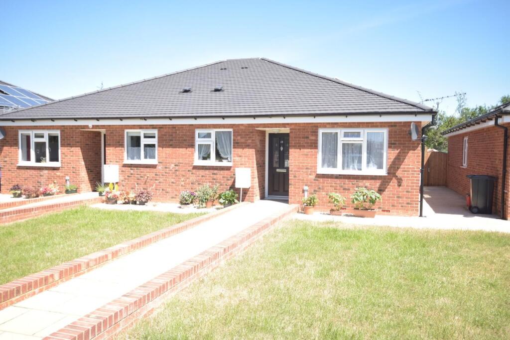 2-bed semi-detached on NO CHAIN - Bridge Road, Desborough, Kettering, £220,000