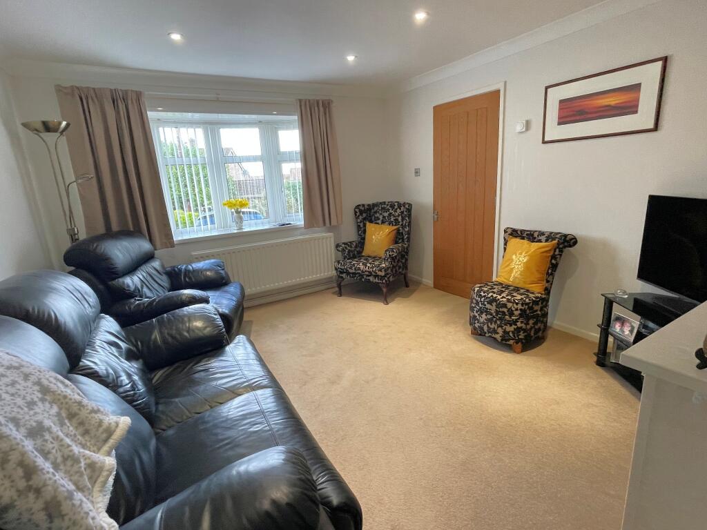 Fairview Close, Hythe photo 3