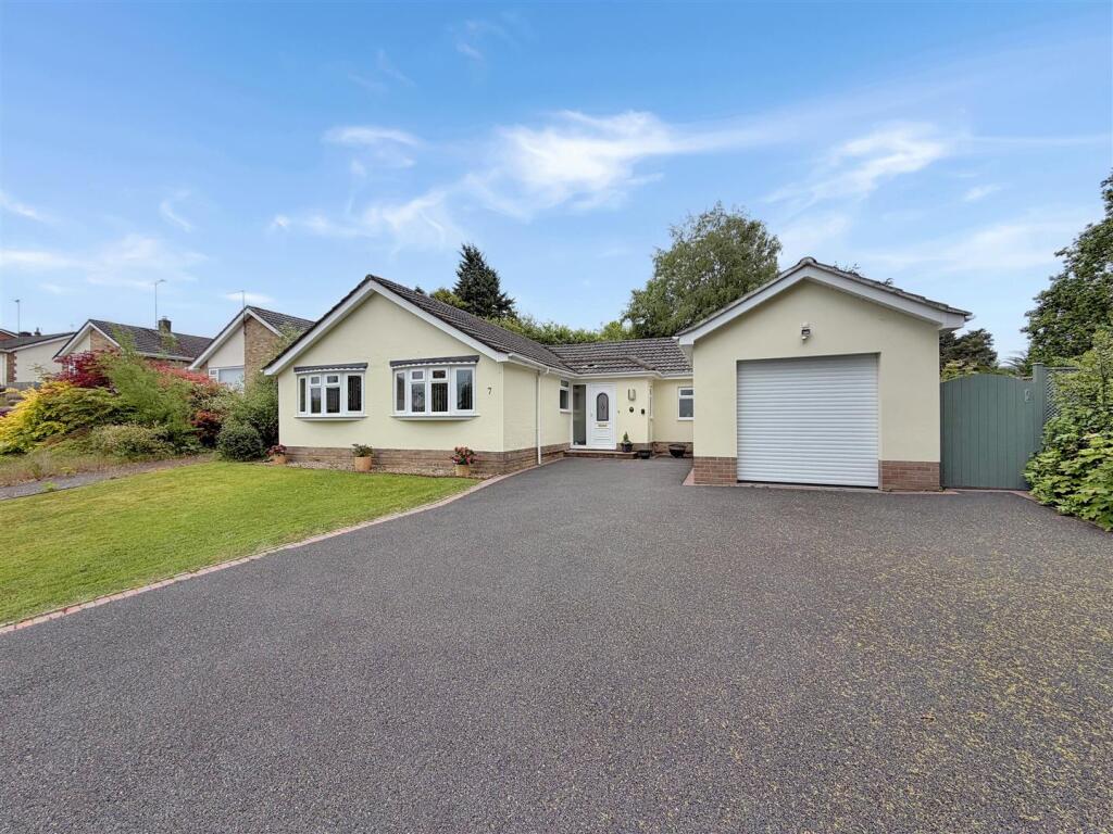 Main image of property: Link Rise, Corfe Mullen, Wimborne