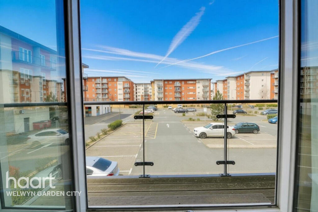 Apartment in St Albans - More