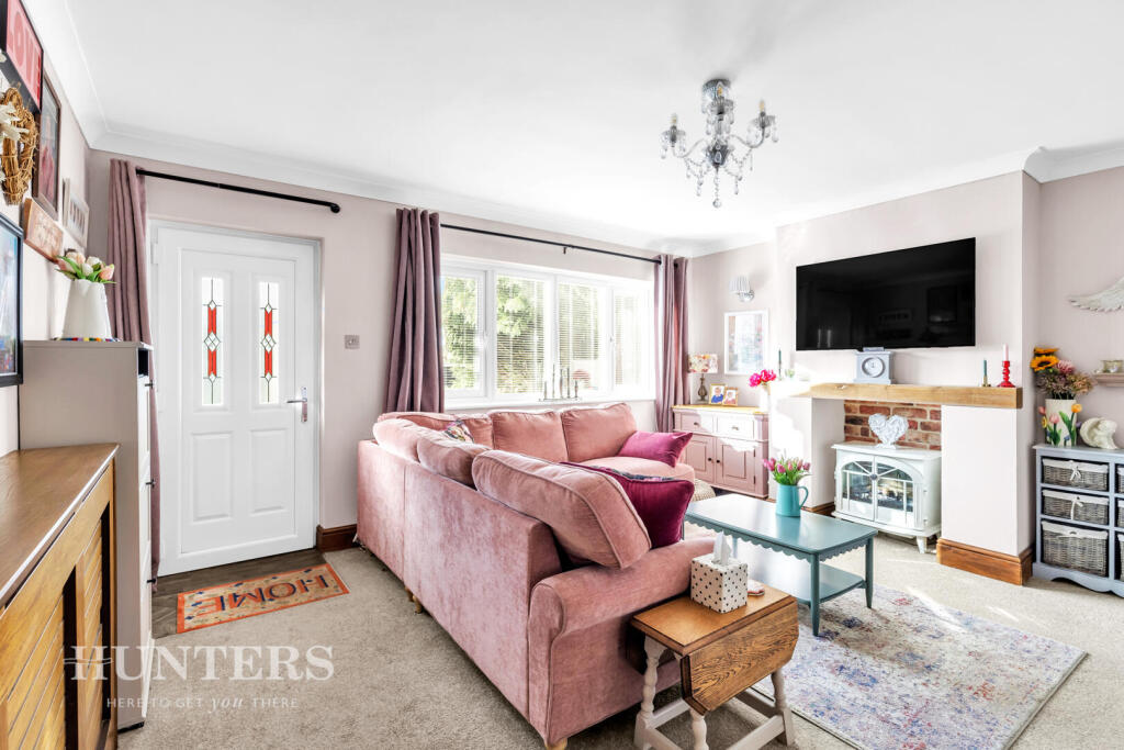 Haugh Lane, Newhey OL16 3RB photo 3