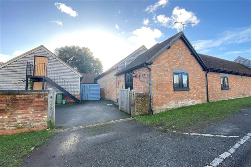 Main image of property: Stable Cottage, Manor Road, Oakley, Aylesbury, HP18