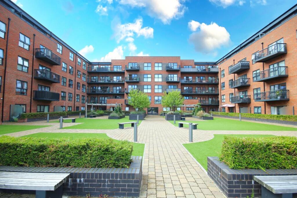 2-bed flat on 5 Pitcher Lane, Ashford, £350,000