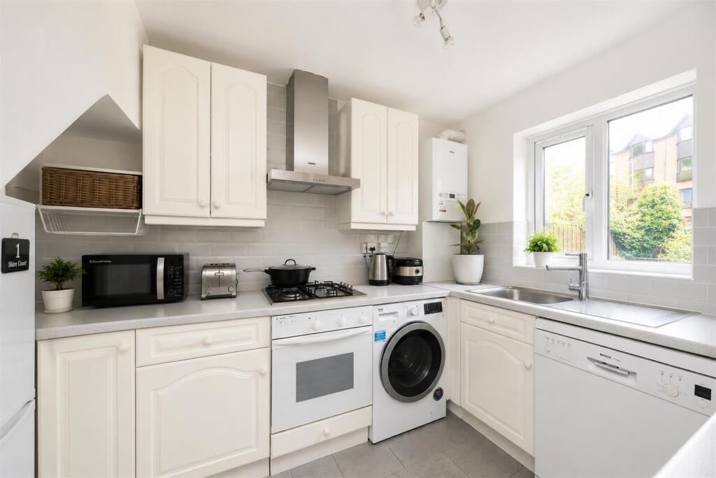 House in St Albans, Fleetville - More