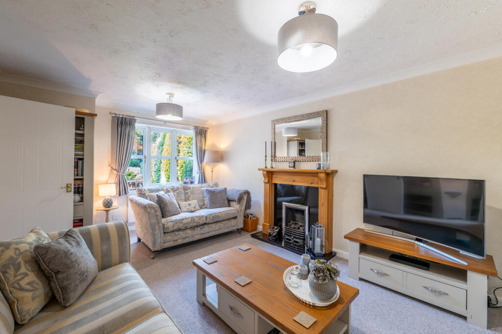 Hardy Close, Barton-under-needwood, DE13 photo 3