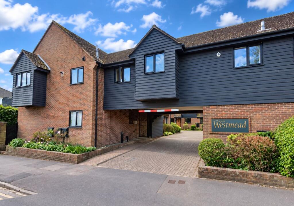 Main image of property: Flat 3 Westmead, The Hart, Farnham, Surrey, GU9 7HF