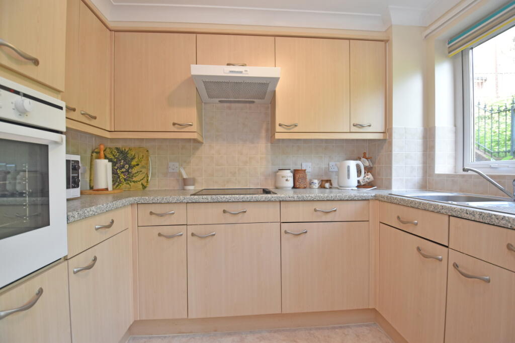 Clarks Court, Cullompton, EX15 photo 3