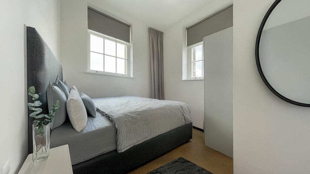 Apartment in Bolton - View 4