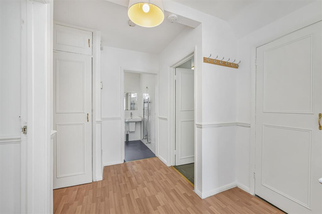 Apartment in London - View 5