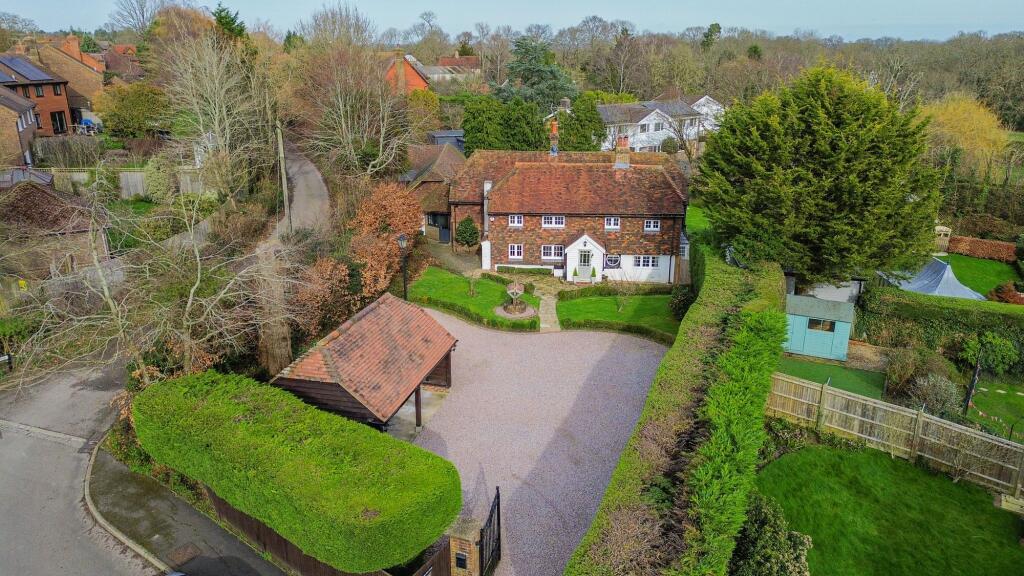 Main image of property: The Old Cottage, 20 Strood Gate, Wivelsfield Green, Haywards Heath, RH17 7RY