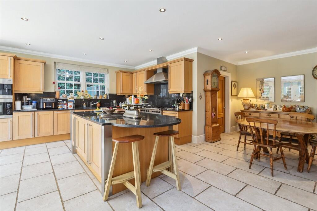 House in Elmbridge, Surrey - More