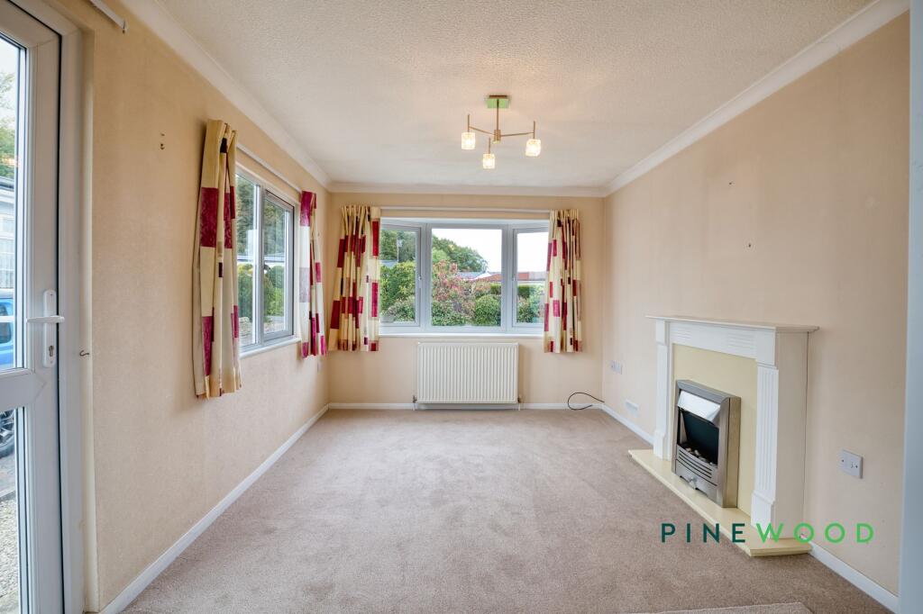 Brookfield Park, Old Tupton, S42 photo 2