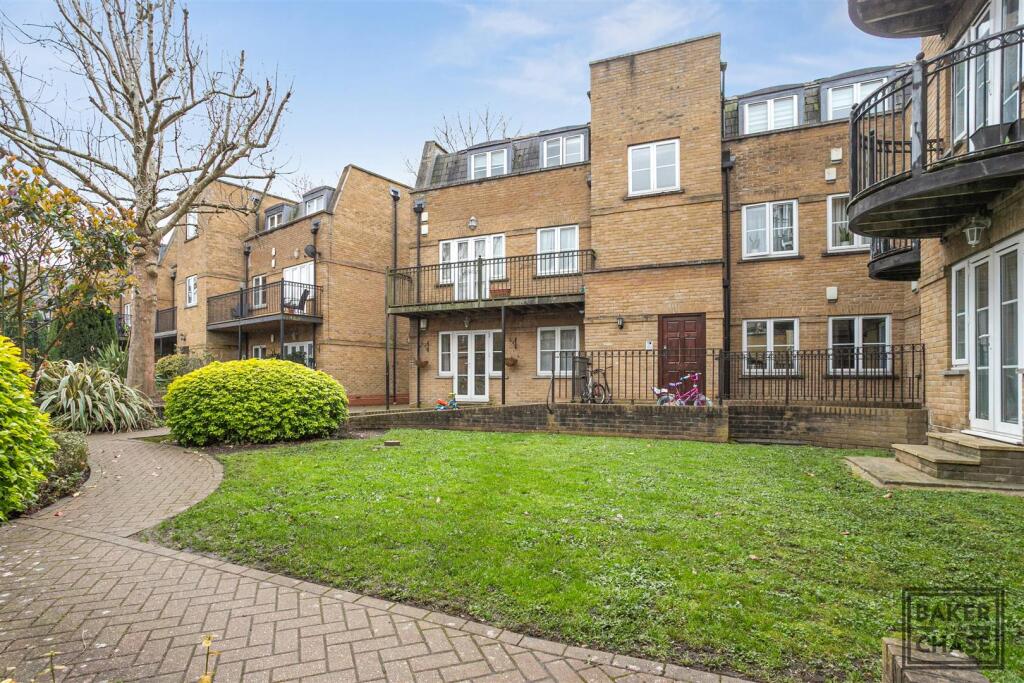 Main image of property: Fontaine Court, High Street, London, N14