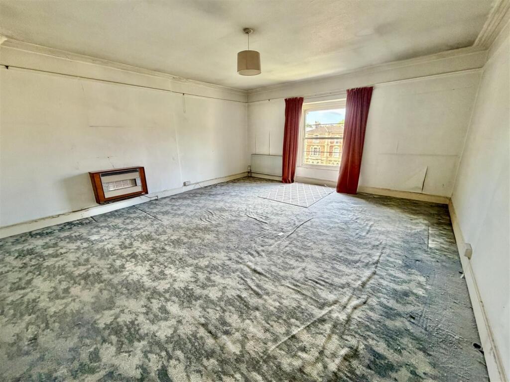 Apartment in Bristol - View 5