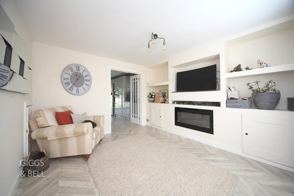 House in Houghton Conquest, Central Bedfordshire - View 2