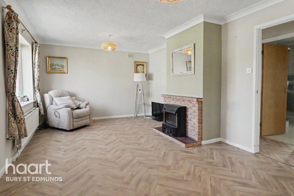 Lofft Close, Stanton, Bury St Edmunds photo 2