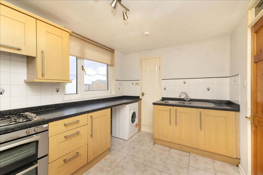 Apartment in Edinburgh, The Calders, Wester Hailes - More