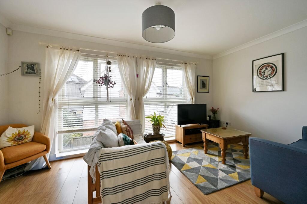 Havillands Place, Wye, Kent, TN25 photo 4